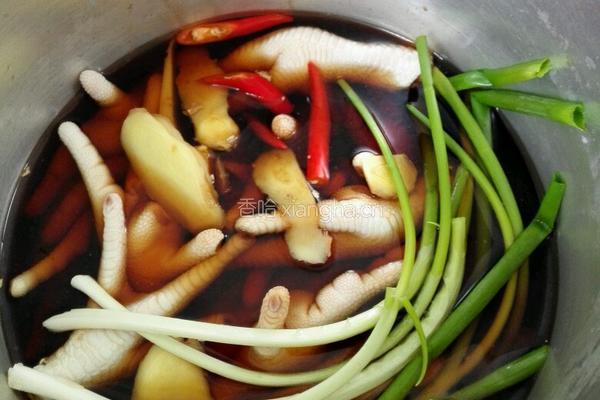 高压锅炖鸡脚的做法图解3