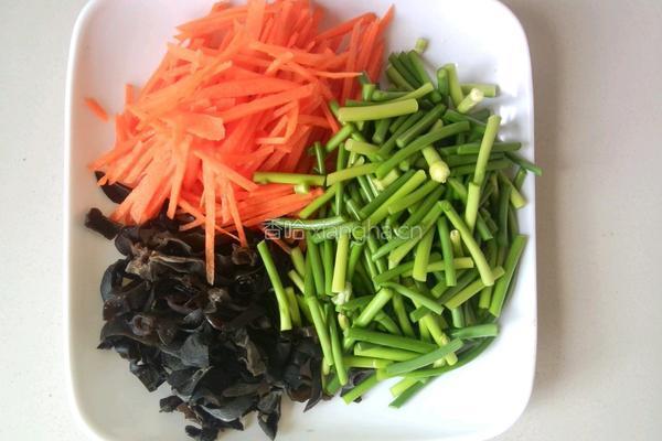 家常鱼香肉丝的做法图解1