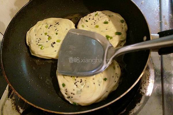 葱香鸡蛋千层饼的做法图解17