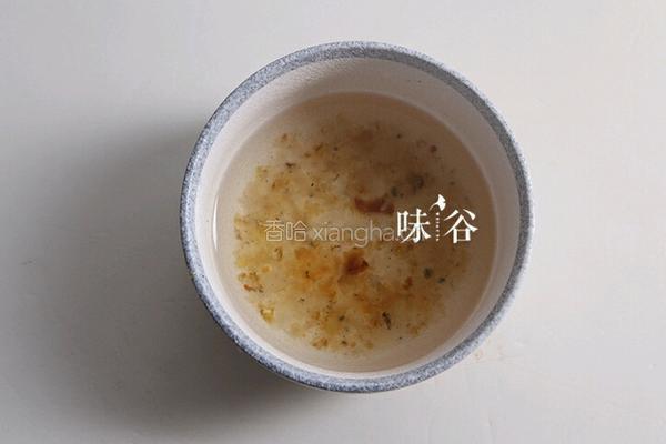 牛奶炖桃胶的做法图解3