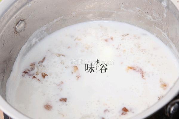 牛奶炖桃胶的做法图解5