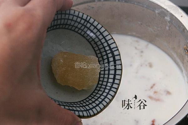 牛奶炖桃胶的做法图解6