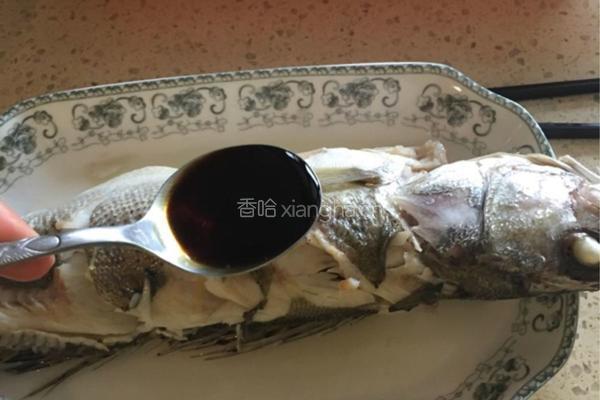 葱油鲈鱼的做法图解5