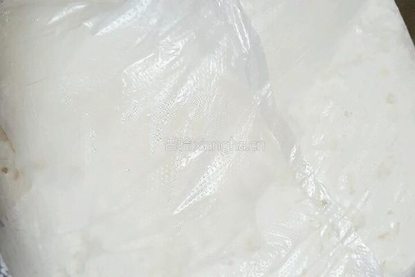 香菇胡萝卜蒸包的做法图解2