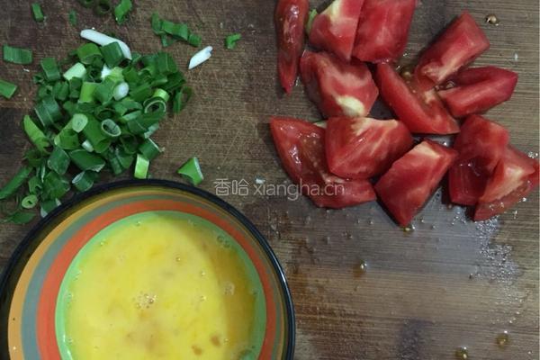番茄鸡蛋疙瘩汤的做法图解2