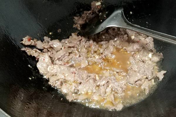 青椒炒牛肉的做法图解4