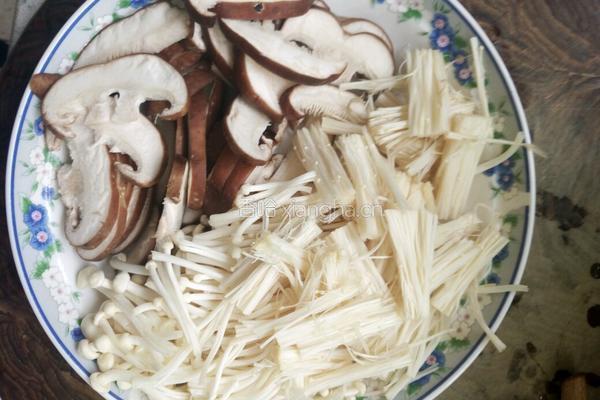 番茄土豆排骨汤的做法图解2