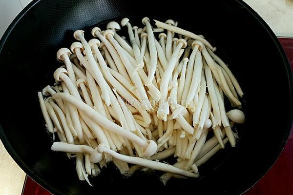 茶树菇烧肉的做法图解2