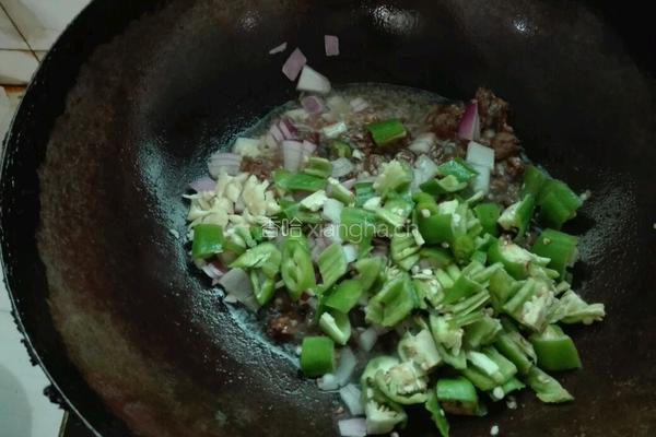 青椒牛肉炒饭的做法图解8