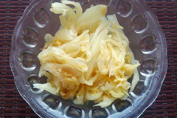 东北酸菜炖排骨的做法图解4