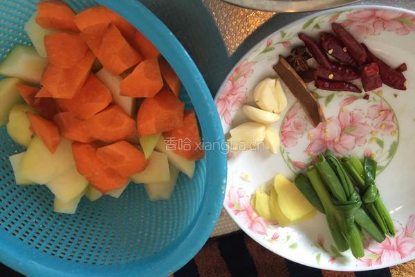 土豆炖肉的做法图解1