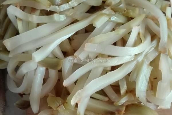 榨菜肉丝的做法图解1