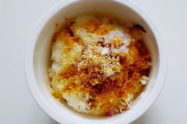 金三角饭团的做法图解3