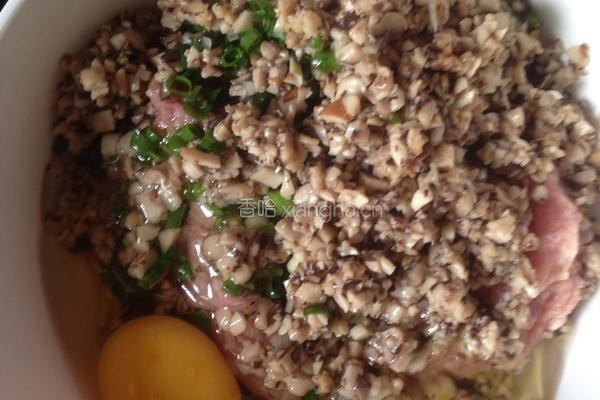 香菇猪肉水饺的做法图解4