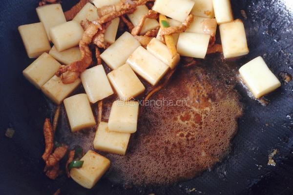 肉丝炒年糕的做法图解7