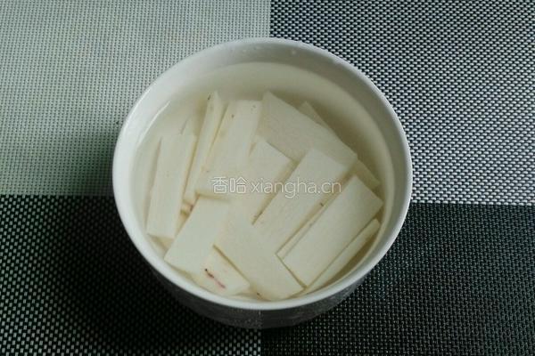 山药木耳炒肉的做法图解3