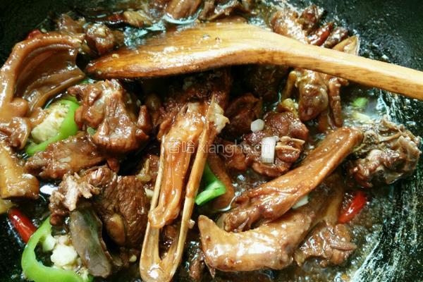 啤酒笋烧鸭的做法图解10