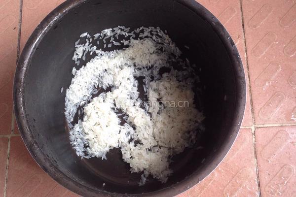 苹果粥的做法图解1