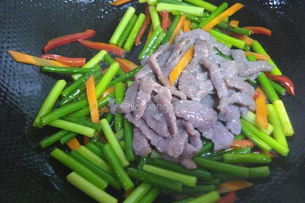 蒜苗炒牛肉的做法图解7
