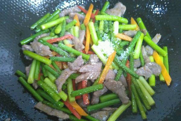蒜苗炒牛肉的做法图解9