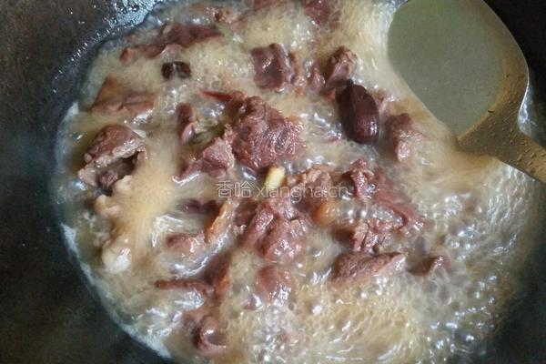 胡萝卜炖牛肉的做法图解9