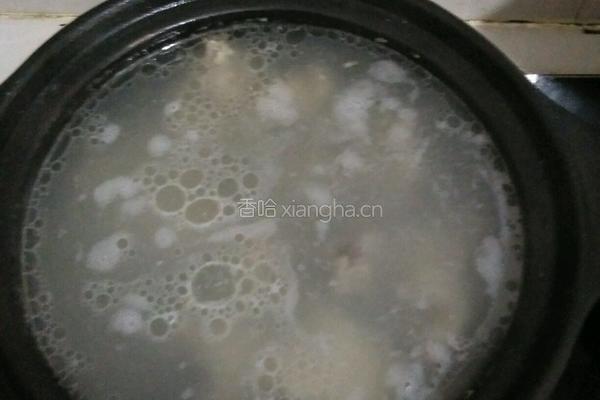 排骨山药汤的做法图解3