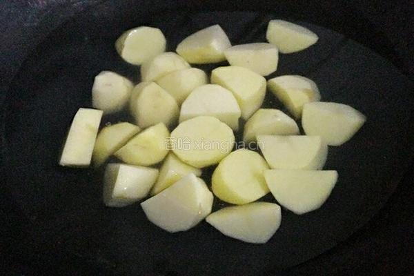 酱土豆的做法图解2