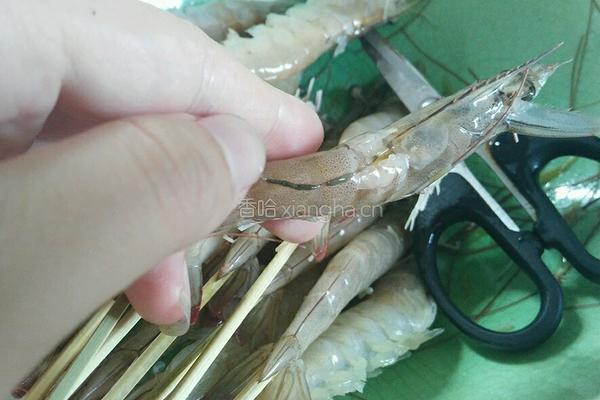 香酥蛋黄虾的做法图解3