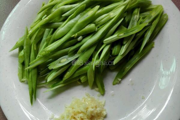 肉末橄榄四季豆的做法图解3