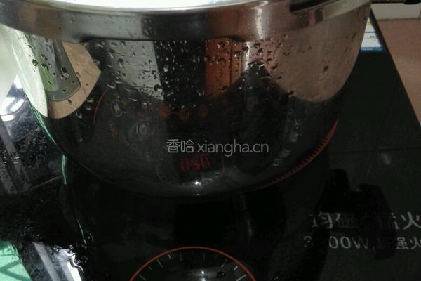 玉米莲藕排骨汤的做法图解5