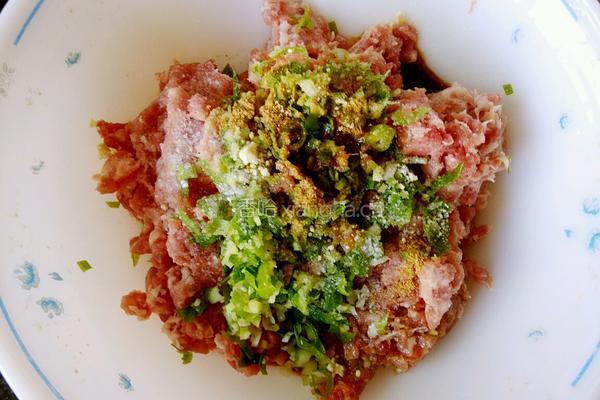 炸萝卜肉丸子的做法图解1