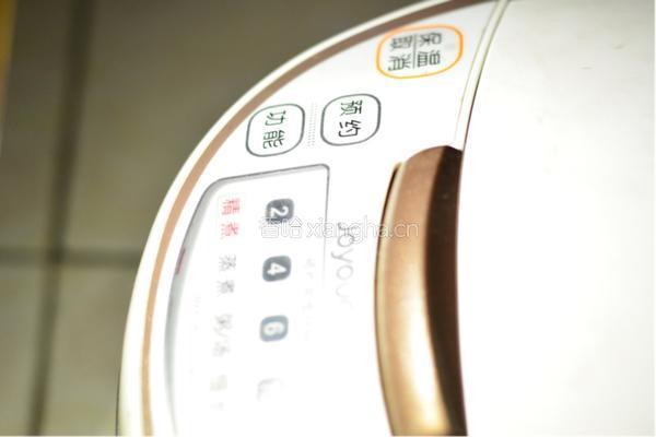 腊肠胡萝卜香菇焖饭的做法图解7