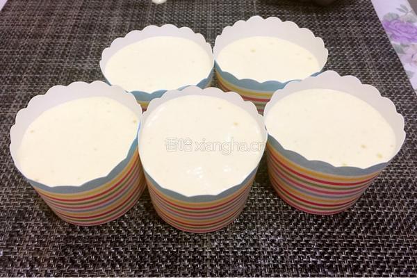 原味纸杯蛋糕的做法图解7