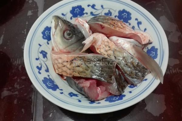 剁椒蒸鱼块的做法图解2