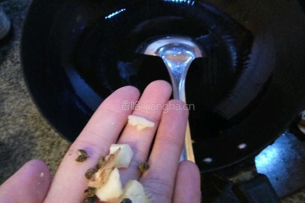 茶树菇炒五花肉的做法图解5