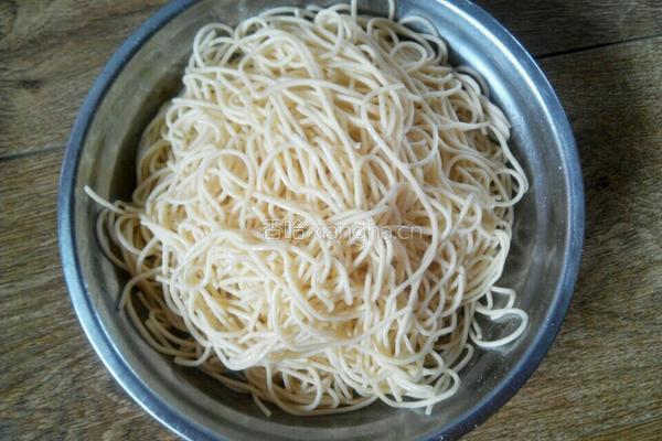 河南卤面的做法图解3
