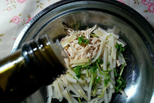 鸡丝拌春笋的做法图解6