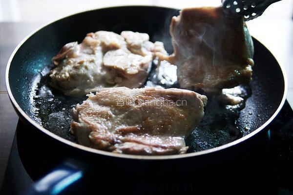 番茄牛肉炖土豆的做法图解1
