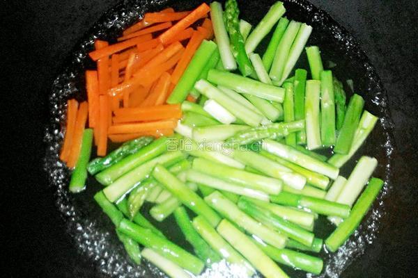 炒芦笋的做法图解5