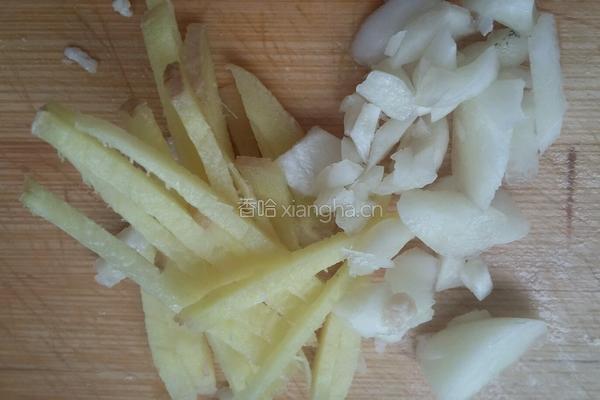 土豆炒鸡腿的做法图解5