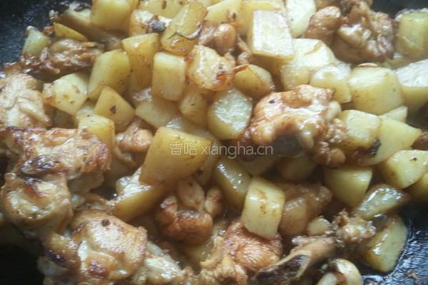 土豆炒鸡腿的做法图解7