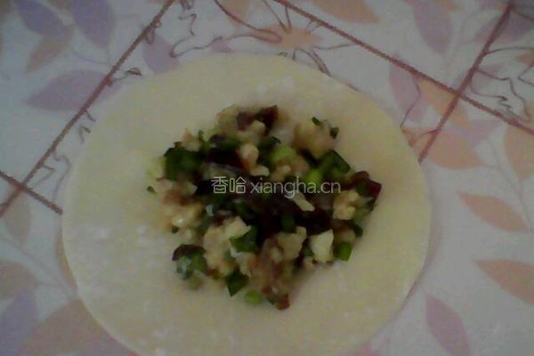 木耳饺子的做法图解3