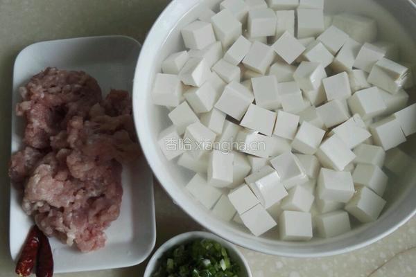 肉末豆腐羹的做法图解1