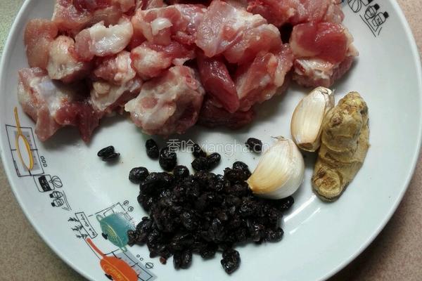 豆豉姜汁蒸排骨的做法图解1
