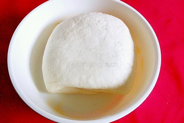 韭菜鸡蛋豆腐包子的做法图解2