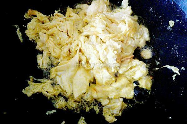 韭菜鸡蛋豆腐包子的做法图解4