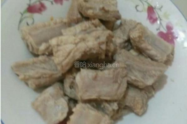 土豆蕃茄排骨汤的做法图解2
