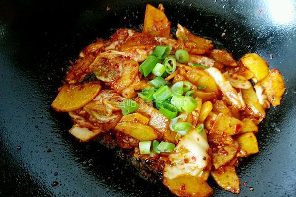 辣白菜炒土豆片的做法图解7