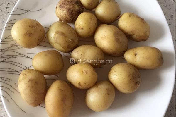 椒盐土豆饼的做法图解2