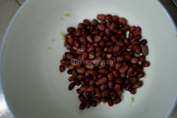 红豆栗子肉粽的做法图解4
